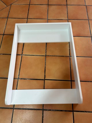 Adaptador cambiador blanco para cómoda