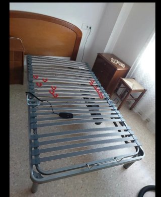 Cama articulada eléctrica con mando – Como nueva