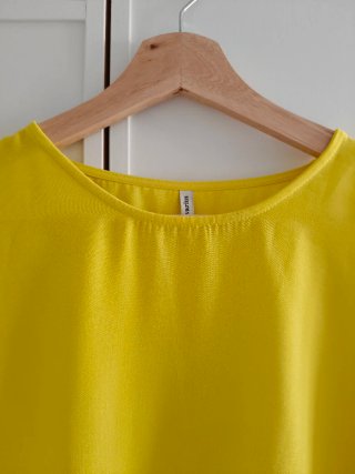 Blusa amarilla mangas acampanadas