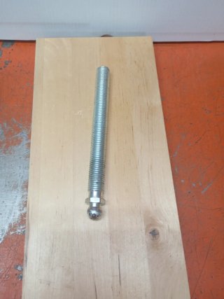 Pie  apoyo regulador de altura.