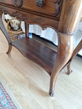 Consola madera estilo clásico de Valentino