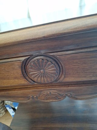 Consola madera estilo clásico de Valentino