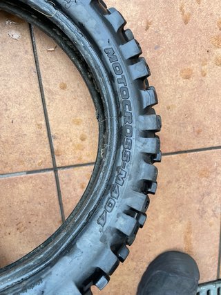 Neumático Bridgestone 80/100-12