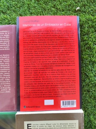 Lote de libros relacionados con Cuba