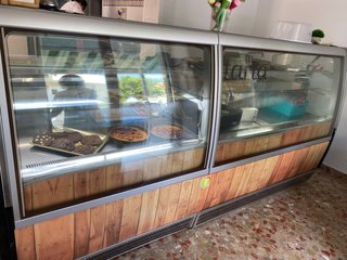 Expositor pasteles 2,5m