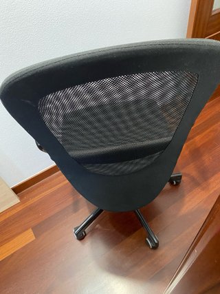 Silla de oficina negra