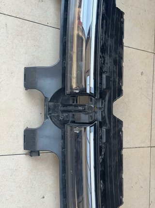 Parrilla delantera Volkswagen Tiguan 2025 R-Line