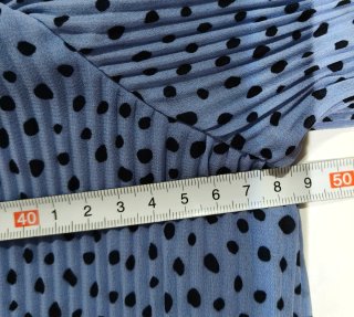 Blusa amplia lunares azul