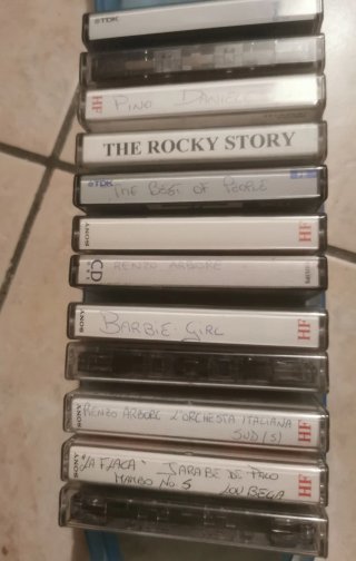 12 Musicassette compilation, soundtrack valigetta
