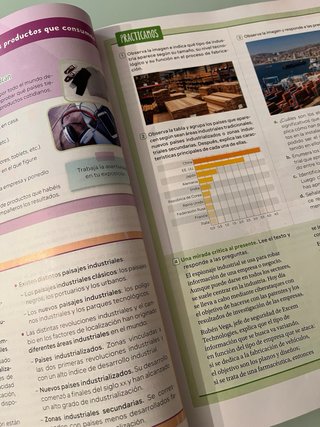 Geografía e Historia, 3 secundaria. Revuela