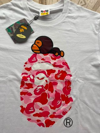 Camiseta BAPE Talla M Rosa y Blanca