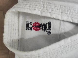 Kimono de kárate para competición como nuevo.