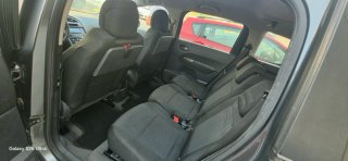 Peugeot 5008 2011