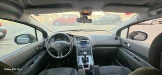 Peugeot 5008 2011