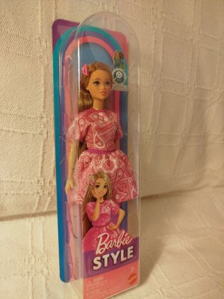 Barbie Style Odile nueva en caja