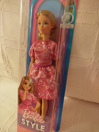 Barbie Style Odile nueva en caja