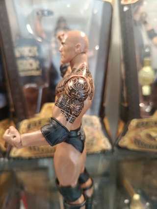 The Rock figura WWE Mattel