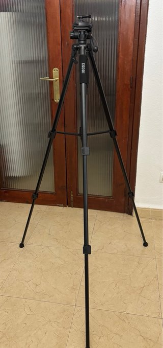 Trípode ESDDDI con soporte para cámara