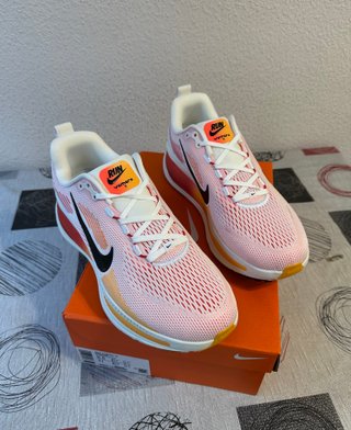 Nike Vomero Running 18