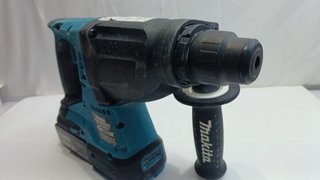 Martillo Percutor DHR242 + Batería 5Ah
