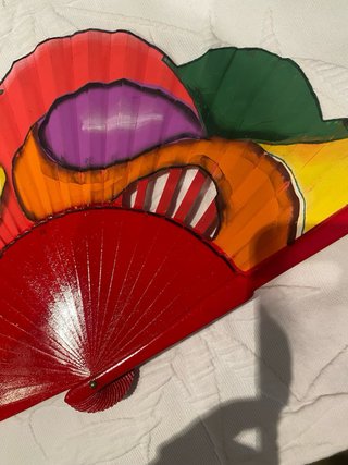 Abanico pintado a mano madera y tela