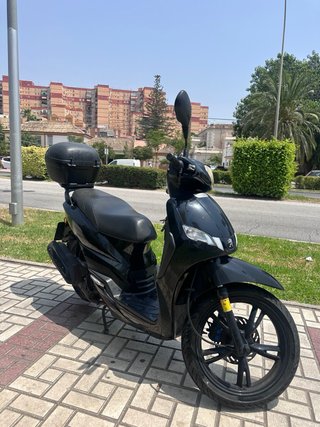Peugeot Tweet 125cc Scooter Negra