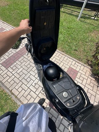 Peugeot Tweet 125cc Scooter Negra