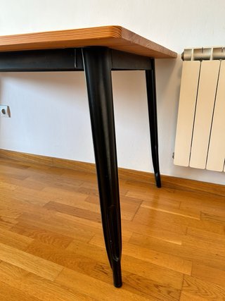 Mesa de comedor madera y metal