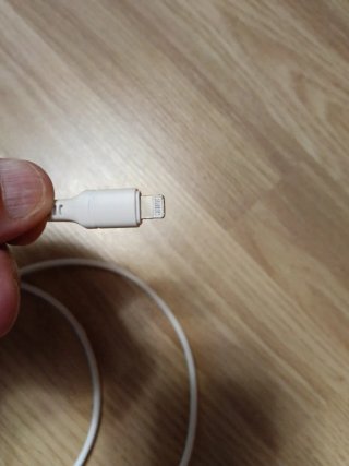 Cable USB Adaptador Negro y otro Blanco.