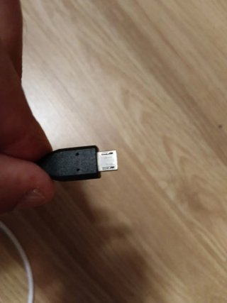 Cable USB Adaptador Negro y otro Blanco.