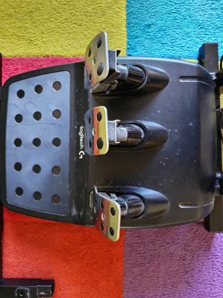 Logitech G29 volante +pedales +shifter +soporte