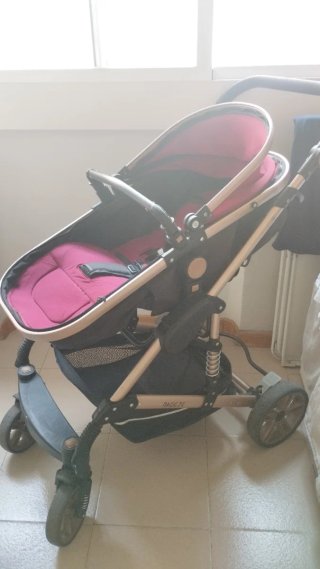 Silla de coche para bebé + bañera+ pañalera