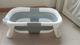 Silla de coche para bebé + bañera+ pañalera