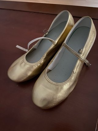 Zapatos de baile dorados con tira