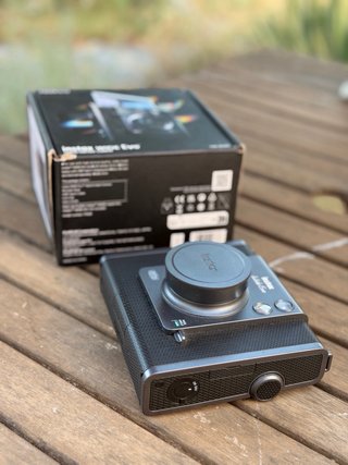 Cámara Instax Wide Evo Fujifilm