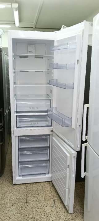 NEVERA COMBI BENAVENT NO FROST ENERGÍA A+