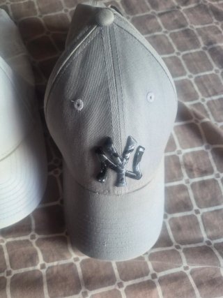Lote 3 Gorras Yankees y Tommy Hilfiger