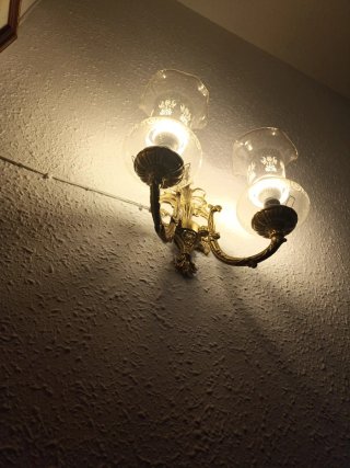 Lámpara de pared vintage dorada