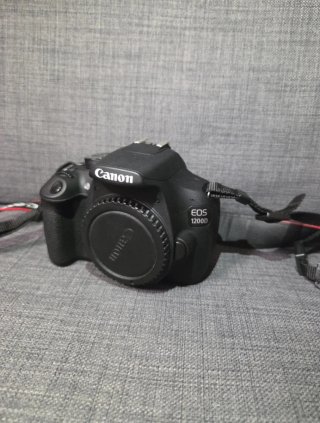 Canon EOS 1200D con Obiettivo 18-55mm Nuova
