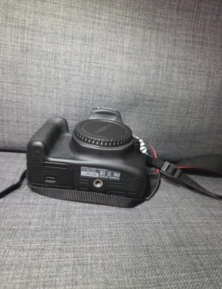 Canon EOS 1200D con Obiettivo 18-55mm Nuova
