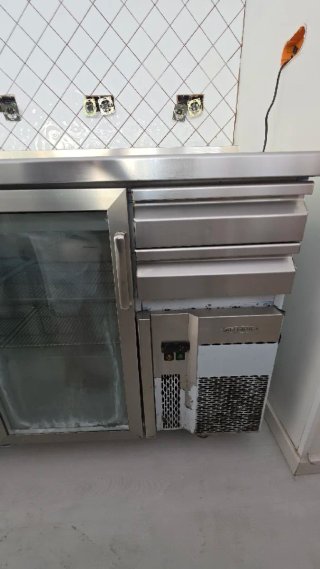 Nevera expositora / Encimera refrigerada