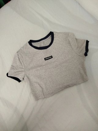 Camiseta Shein gris talla M
