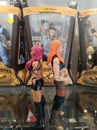 Sasha Banks y Becky Lynch duo divas Mattel