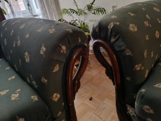 Tresillo de sofá y 2 sillones de tela y madera