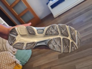 Zapatillas Asics rosa y blanco