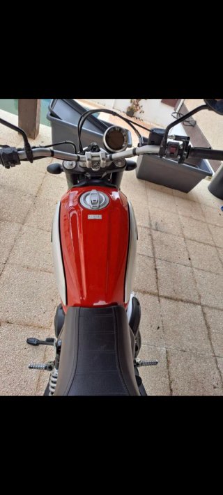 Ducati Scrambler Icon 800 Roja/Plata