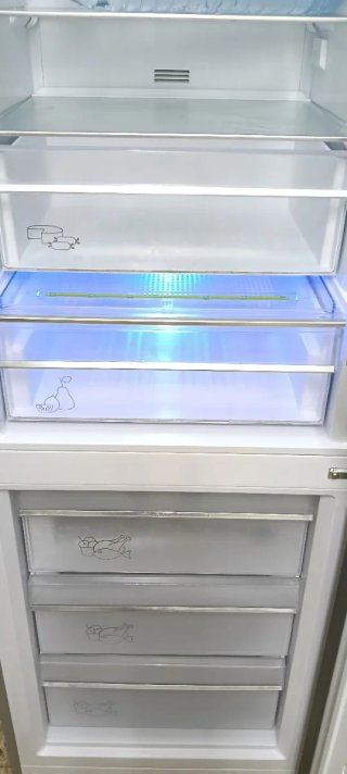 NEVERA COMBI GRUNDIG NO FROST ENERGÍA A+