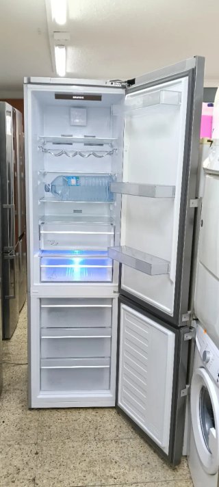 NEVERA COMBI GRUNDIG NO FROST ENERGÍA A+
