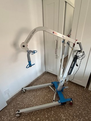 Grua hospitalaria en El Prat de Llobregat