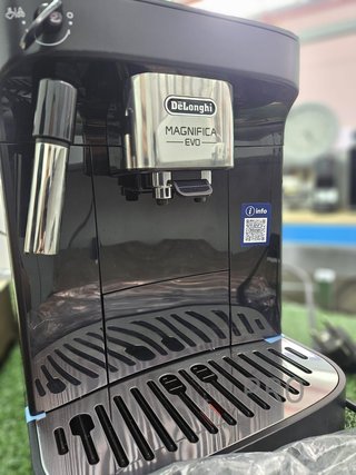 Cafetera superautomática - De'Longhi Magnifica EVO